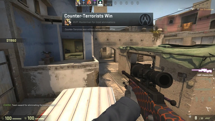 CSGO oyun ekrani silahlı bir oyuncu